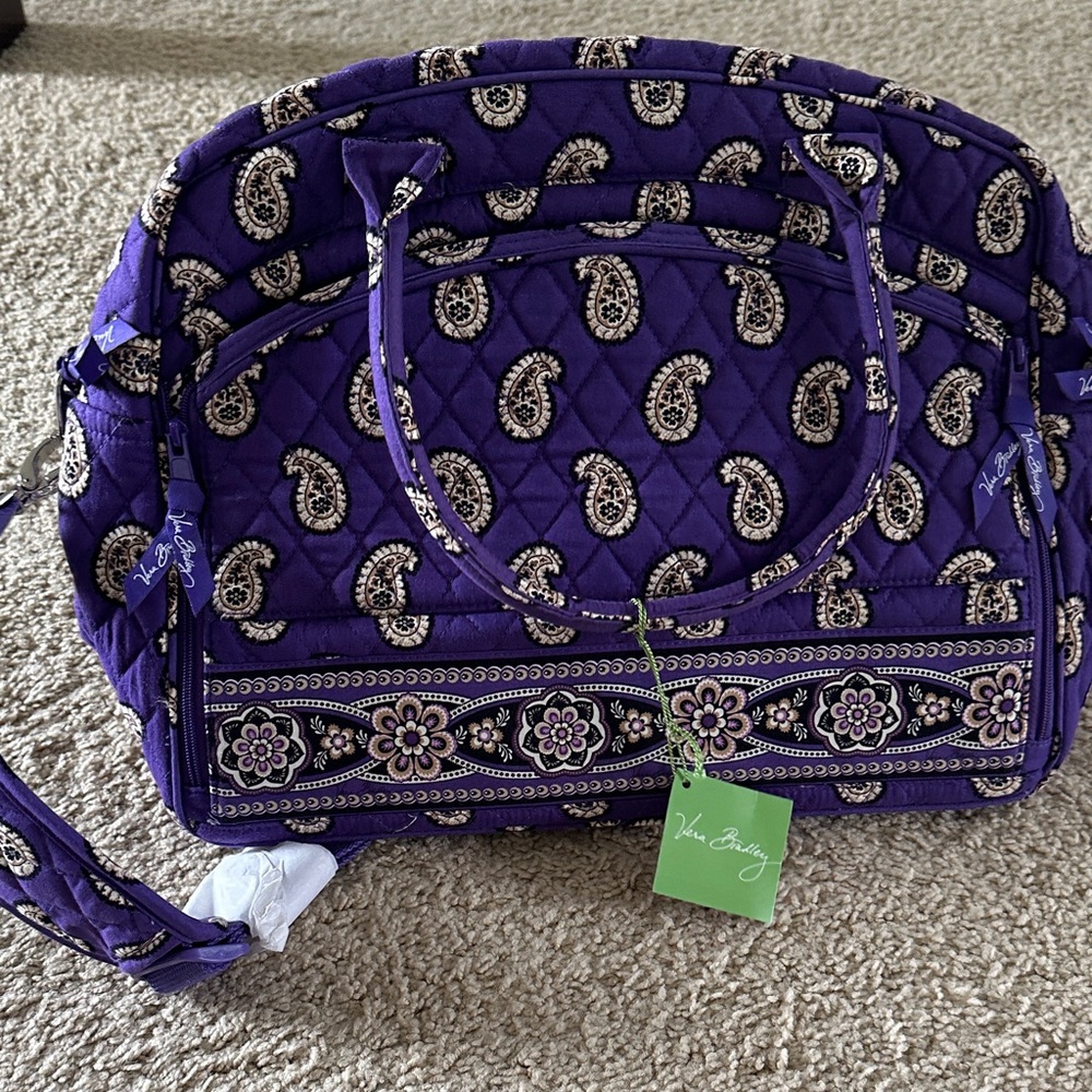 New Vera Bradley Metropolitan Simply Violet Quilted Travel Bag with Floral Trim - Picture 3 of 4